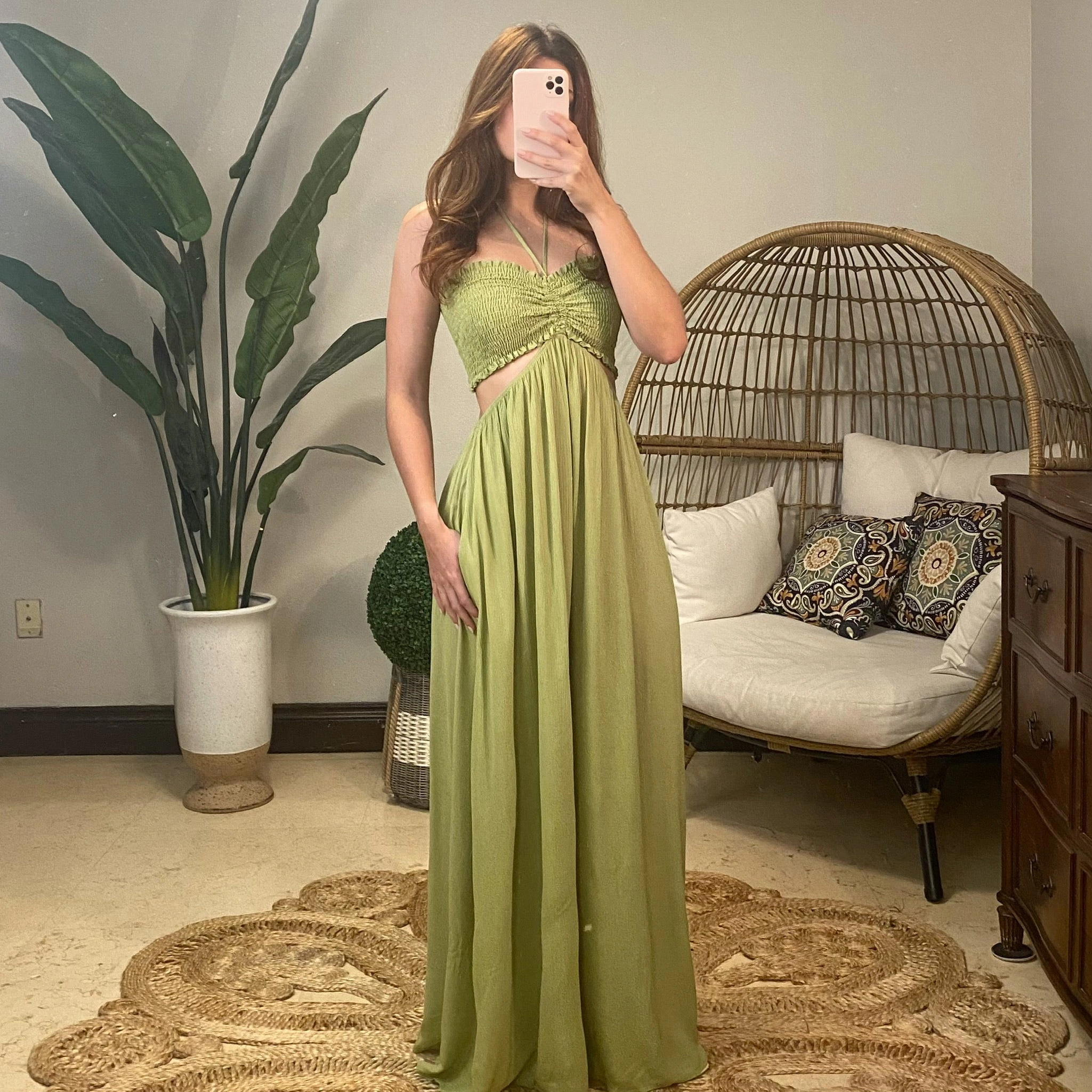 Zillow Jumpsuit: Kesän trendikkäin asu, tyyliä ja mukavuutta yhdessä. Löydä täydellinen jumpsuit!